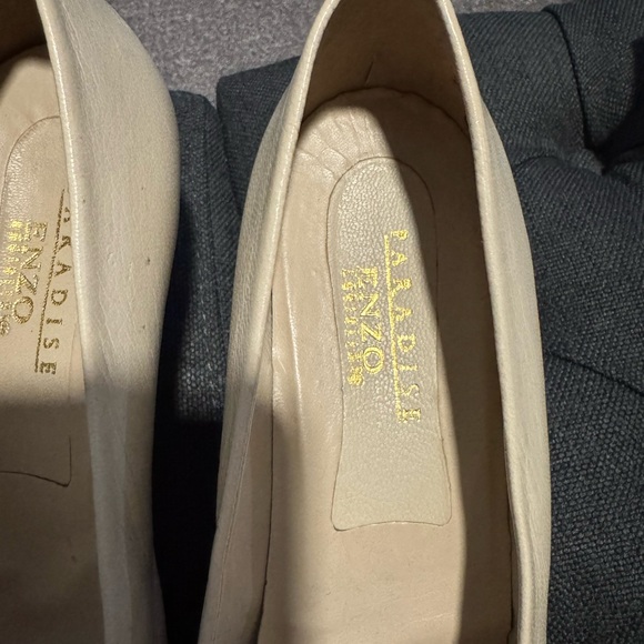 Enzo Angiolini Cream Heels 8.5 N - Picture 2 of 4